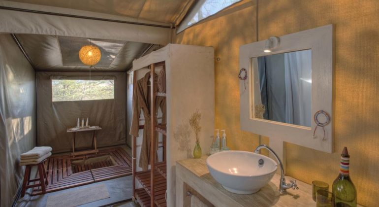 Kicheche Bush Camp Bathroom