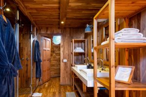 The Highlands Bathroom