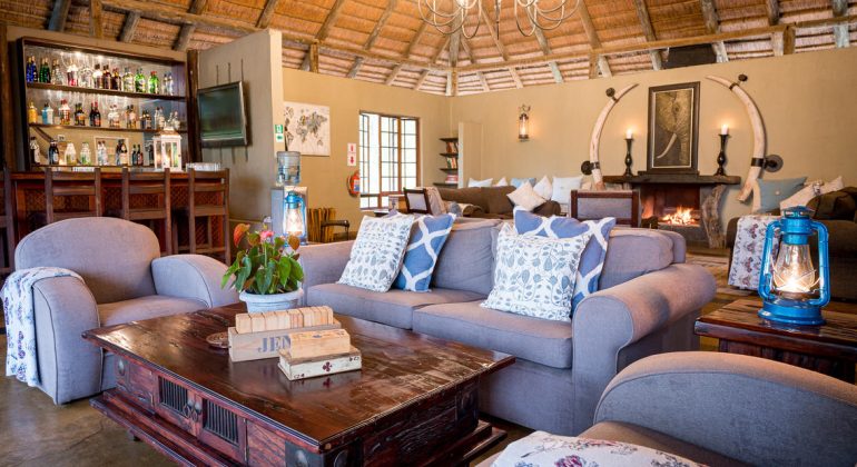 Kambaku Safari Lodge Lounge
