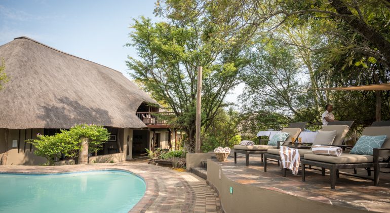 Kambaku Safari Lodge Poolside