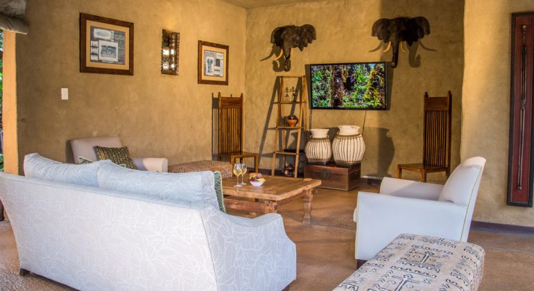 Lukimbi Safari Lodge Guest Area
