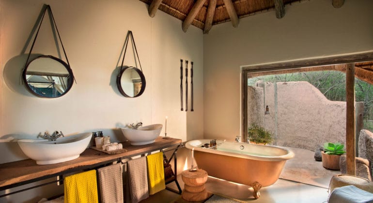 Tanda Tula Safari Camp Bathroom