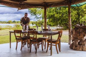 Kuthengo Camp Dining