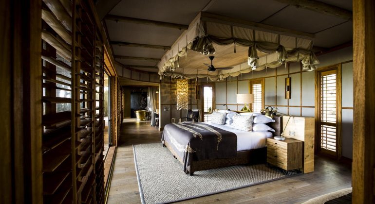 Mombo Camo Rooms