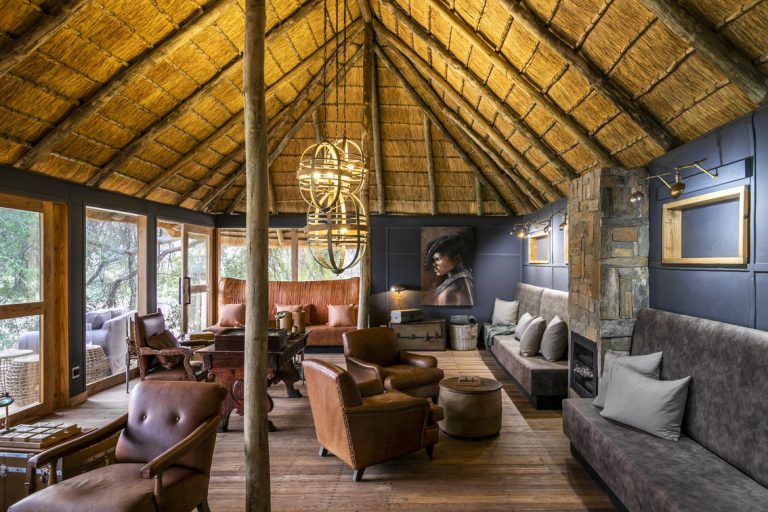 Serra Cafema Lounge