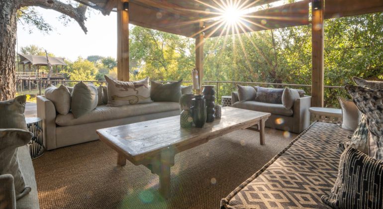 Toka Leya Camp Lounge