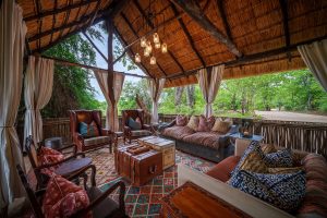 Zungulila Lounge