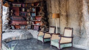 Amalinda Lodge Library