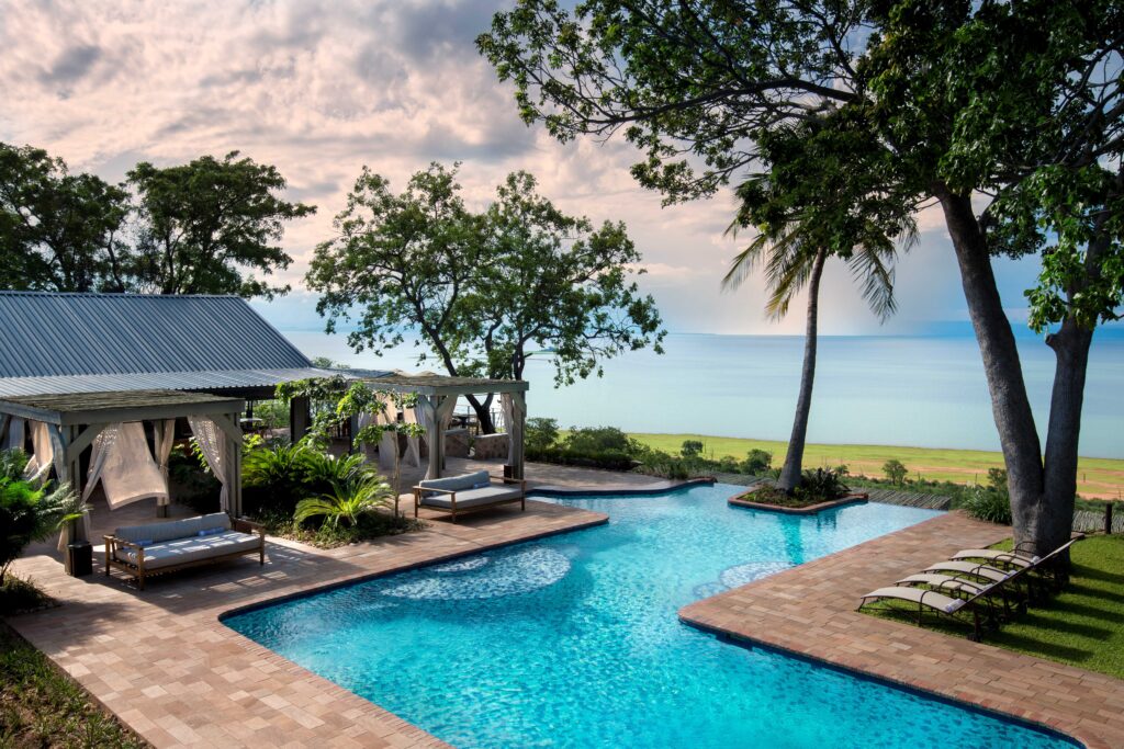 Bumi Hill Safari Lodge Poolside