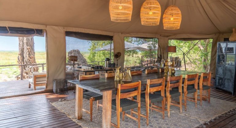 Linyanti Ebony Dining