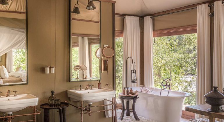 Mwiba Lodge Bathroom
