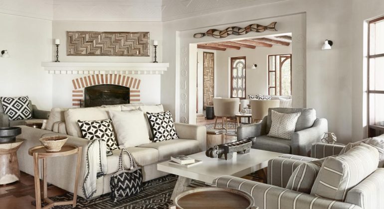 Sanctuary Chobe Chilwero Lodge Lounge