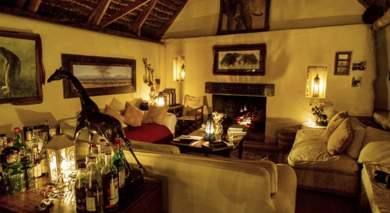 Serian Camp Lounge