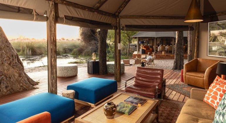 Shinde Footsteps Lounge