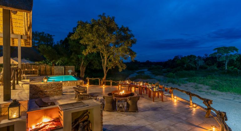 Shumbalala Game Lodge Outdoor Dining