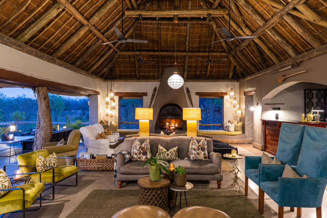 Simbambili Game Lodge Main Lounge