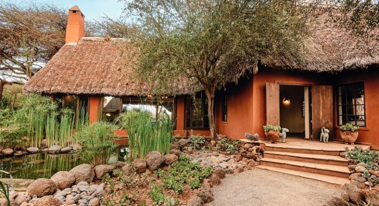 Tawi Lodge Entrance