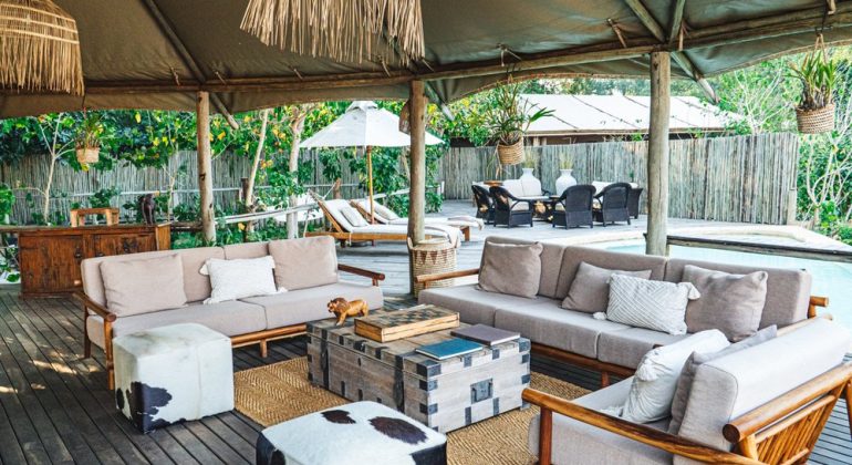 Anabezi Luxury Camp Lounge