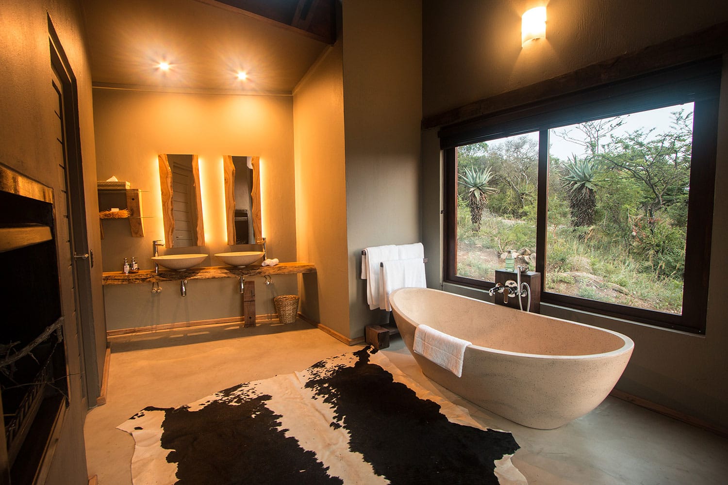 Rhino Ridge Safari Lodge, Hluhluwe iMfolozi Park, South Africa - 2022 / ...