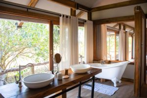 Kwara Camp Bathroom