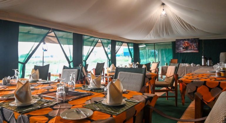 Nasikia Mobile Migration Camp Dining