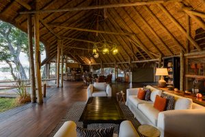 Pom Pom Camp Lounge