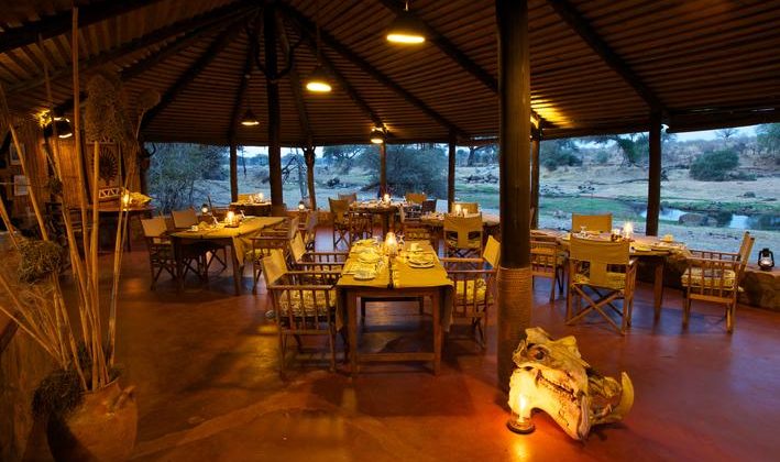 Ruaha River Lodge Dining