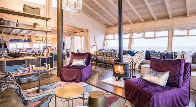 07 Shipwreck Lodge Lounge
