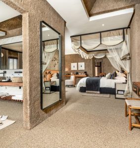 Earth Lodge Suite