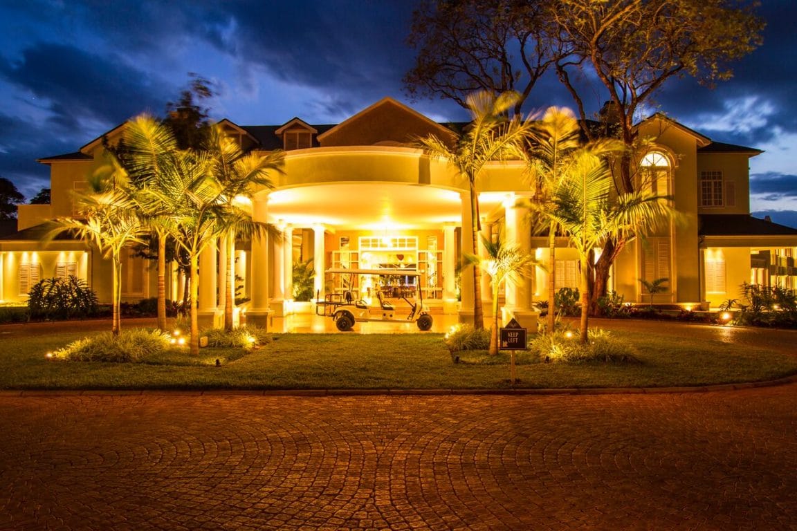 Hemingways Hotel Entrance
