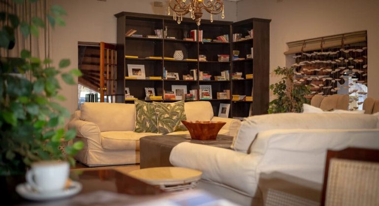 Karongwe Shiduli Safari Lodge Lounge