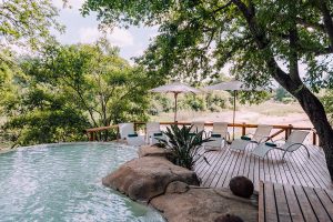 Kuname Lodge Poolside