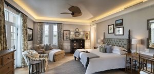 Long Lee Manor Room