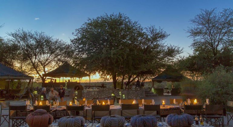 Meno A Kwena Outdoor Dining