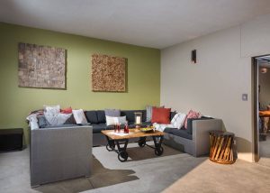 Safarihoek Room Lounge Area