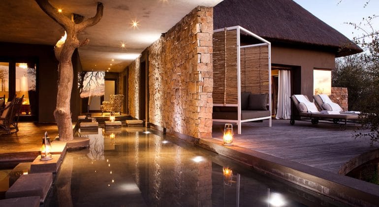 Chitwa House Poolside