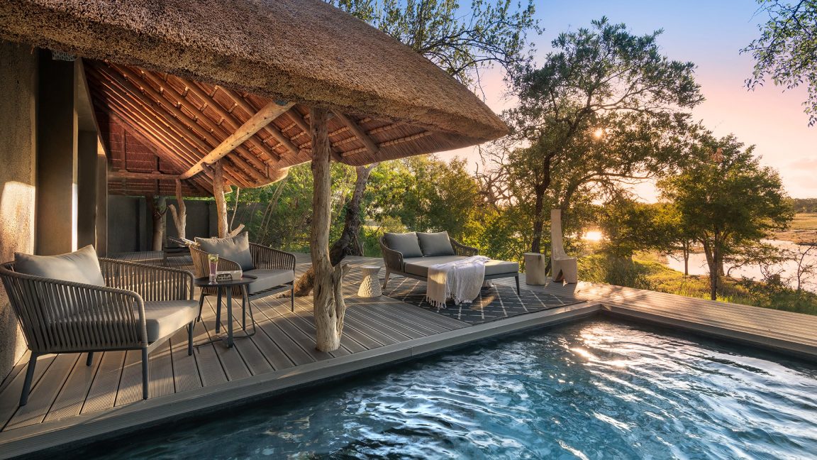 Chitwa Suites Poolside