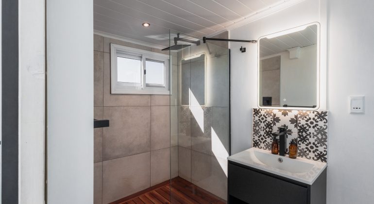 Chobe Princess Bathroom Shower, Basin And Miror