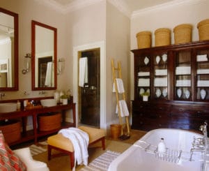 The Manor Bathroom 1