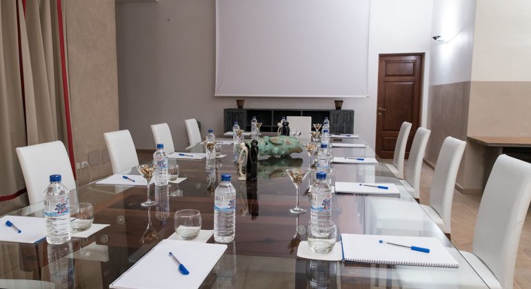 Essque Zalu Meeting Room