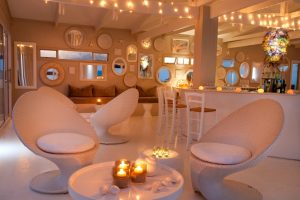 White Pearls Resort Bar