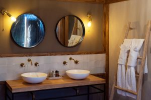 Lemala Nanyukie Lodge Bathroom