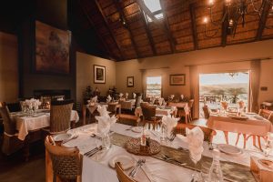 Hlosi Game Lodge Dining