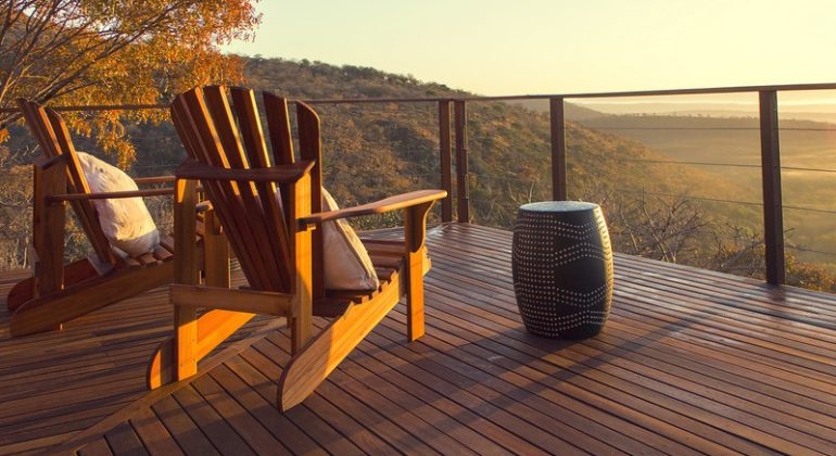 Leopard Mountain Lodge Deck
