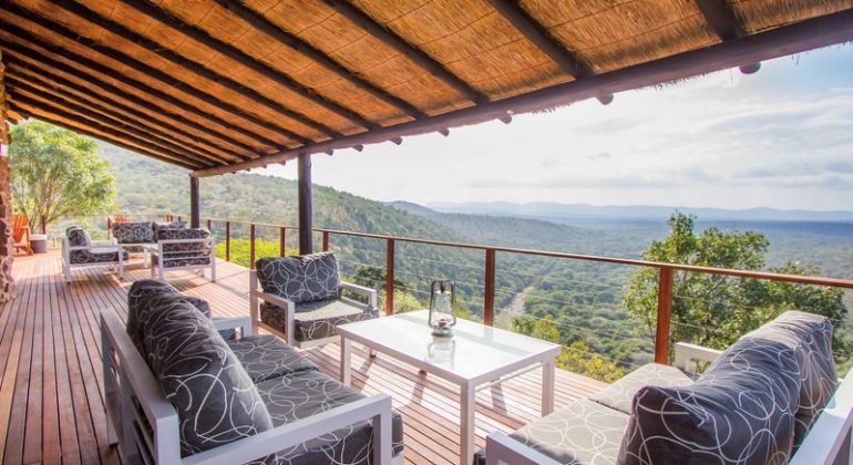 Leopard Mountain Lodge Dining