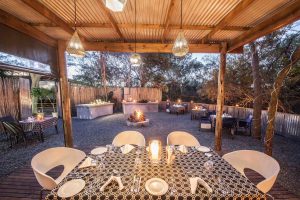 Makakatana Bay Lodge Dining
