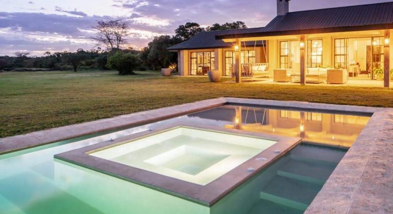Amani House Poolside