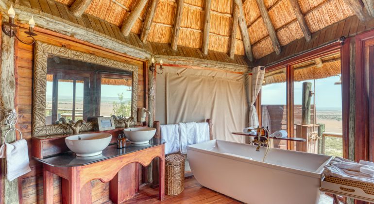 Mbali Mbali Soroi Serengeti Lodge Bathroom