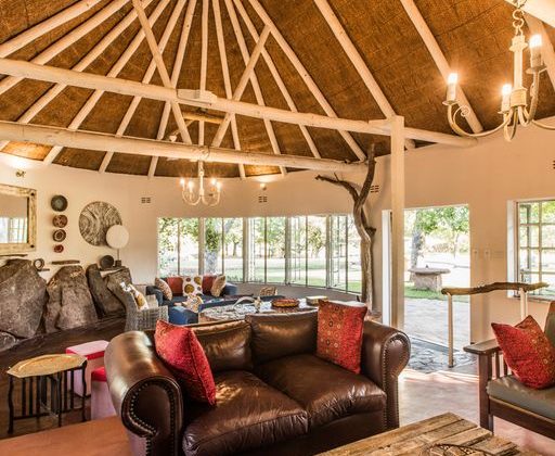 Robins Camp Lounge