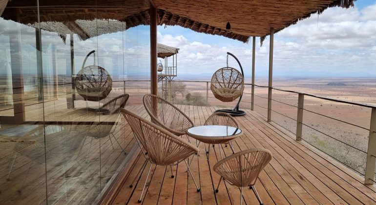 Lions Bluff Lodge Room Deck